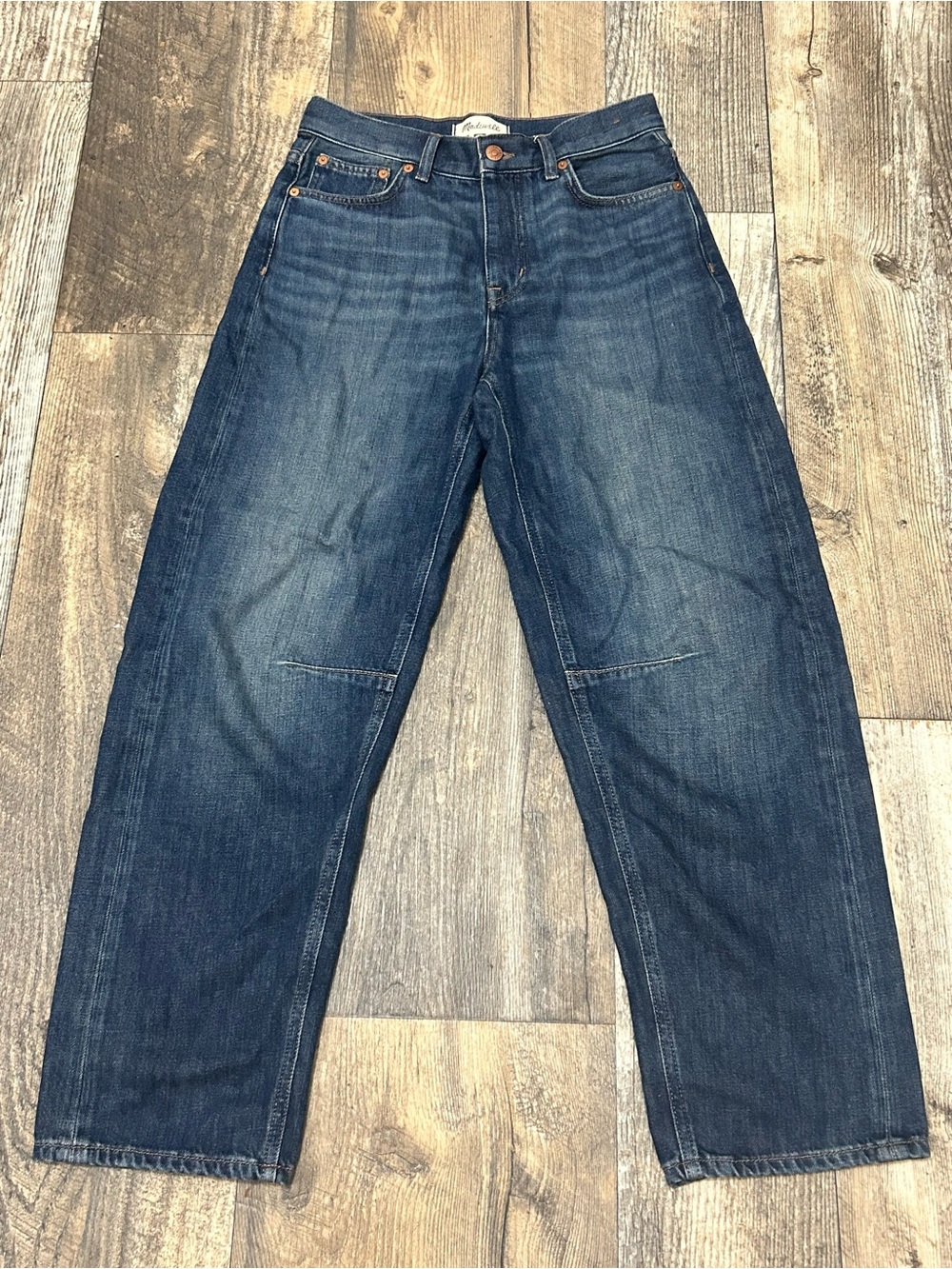 Madewell Jeans Women
Barrel leg Denim Size 8